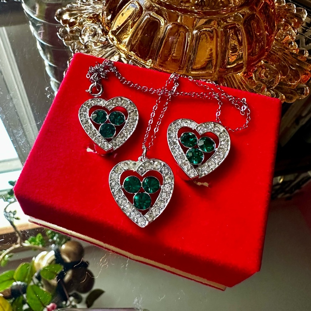 1961 Sarah Coventry Colleen Emerald Rhinestone Heart Shaped Jewelry Set